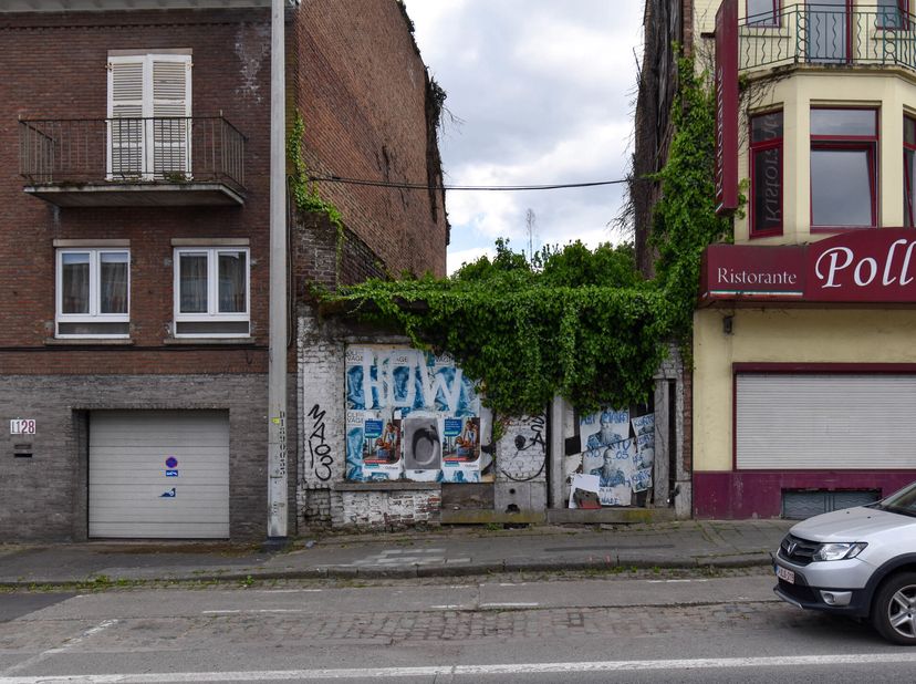 TRIOR Jette vous propose à proximité du ring de Dilbeek, ce terrain de +/- 315m² donnant sur la chaussée de Ninove / rue Van Soust , avec une possibil