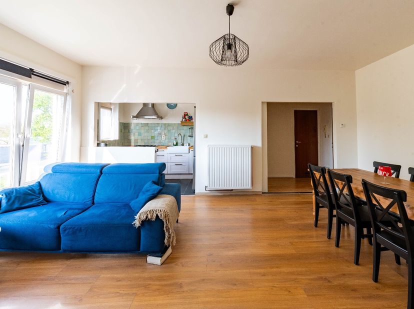 Opgefrist appartement met 2 slaapkamers op de 2de verdieping van een kleinschalig gebouw. Zeer centraal gelegen nabij de zeilplas Galgenweel en toch o