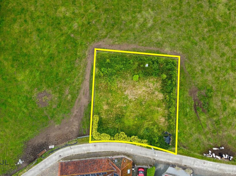 Terrain à vendre
                    à 9420 Erpe