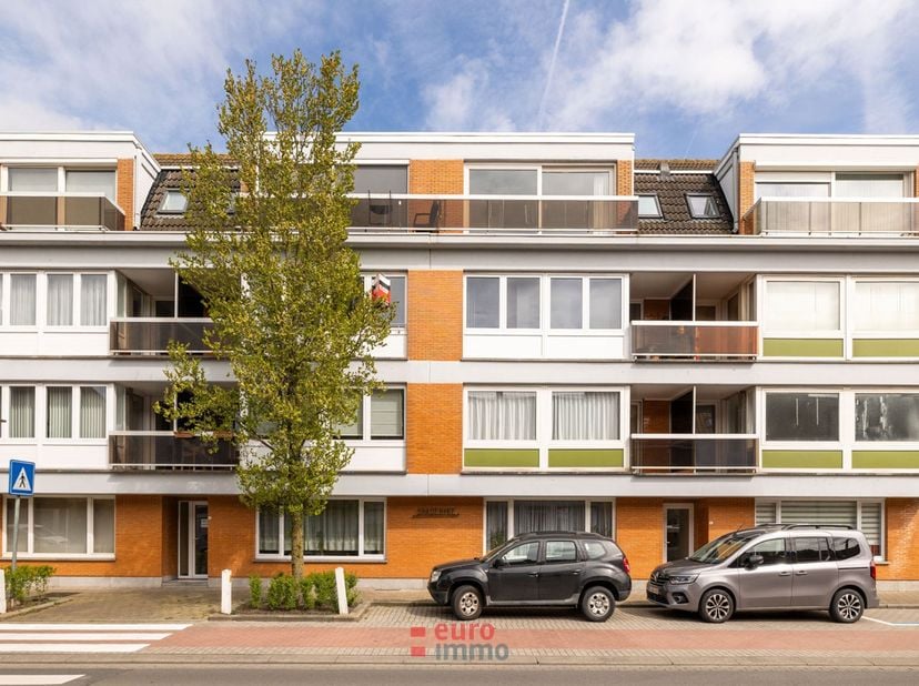 Héél centraal gelegen appartement te Nieuwpoort-stad. Vooreerst bevindt u zich hier uiterst centraal. De Astridlaan in Nieuwpoort lijkt wel het middel