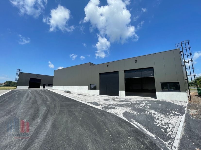 Deze nieuwe KMO-unit van +/- 163 m² maakt deel uit van het nieuwbouw state-of-the-art bedrijvenpark &#039;&#039;MG PARK ARSELA&#039;&#039; bestaande uit 12 KMO-units. &lt;br