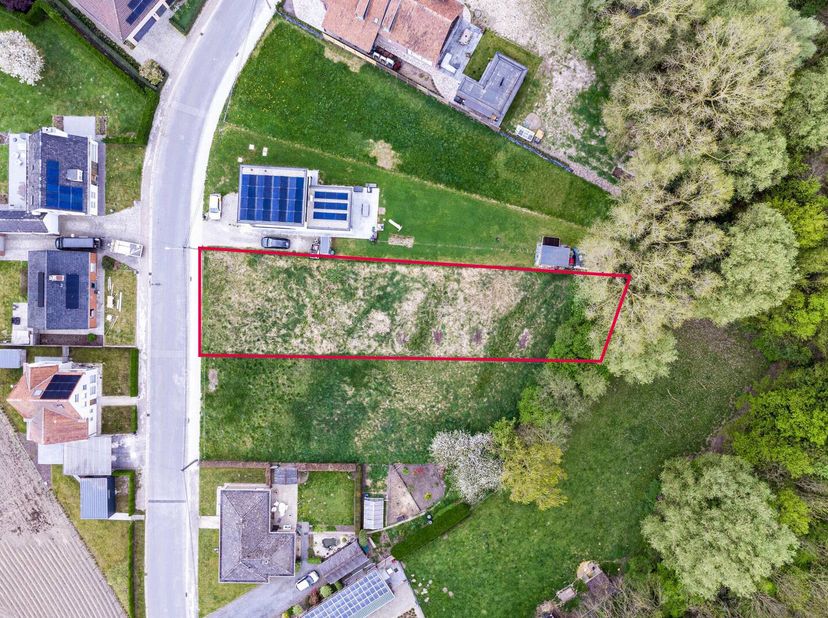In de Reynaertstraat te Sint-Baafs-Vijve (Wielsbeke) vinden we dit prachtig gelegen stuk bouwgrond met een totale grondoppervlakte van ca. 1.036 m² me