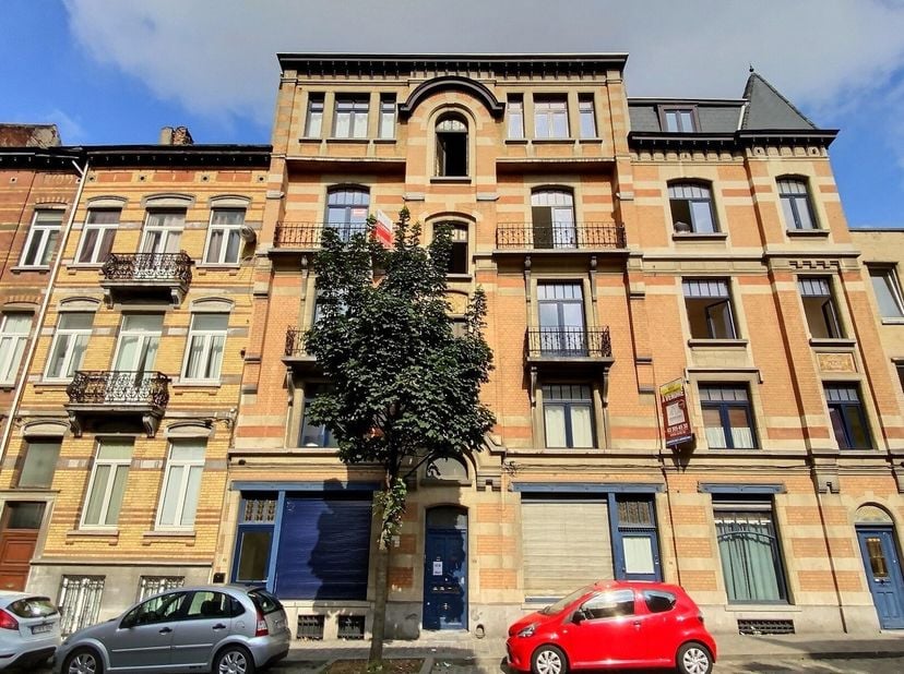 Europese Wijk - Ambiorixplein | 1-slaapkamer appartement met terras&lt;br /&gt;
Eclectische residentie uit 1908, ontworpen door architect Henri Van Massenho