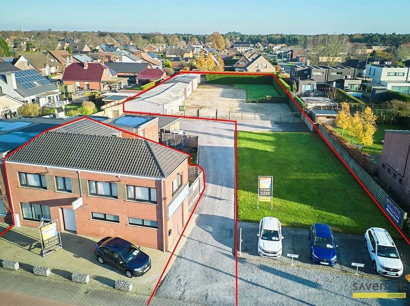 Maison avec grand entrepôt/garage et cour sur 28a 38ca, idéal pour le commerçant de voitures !&lt;br /&gt;
L&#039;entrepôt/garage/entrepôt est équipé d&#039;un bureau