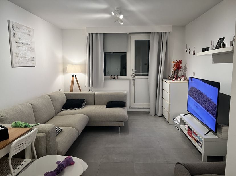 mooi verzorgd, instapklaar appartement in centrum van Kuringen&lt;br /&gt;
- 1 slaapkamer&lt;br /&gt;
- badkamer met douche, wc en wastafel&lt;br /&gt;
- keuken met koo