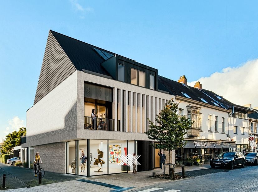 De handelsruimte van 213 m² wordt casco opgeleverd, wat de toekomstige eigenaar de kans geeft om deze volledig af te stemmen op eigen noden en wensen.