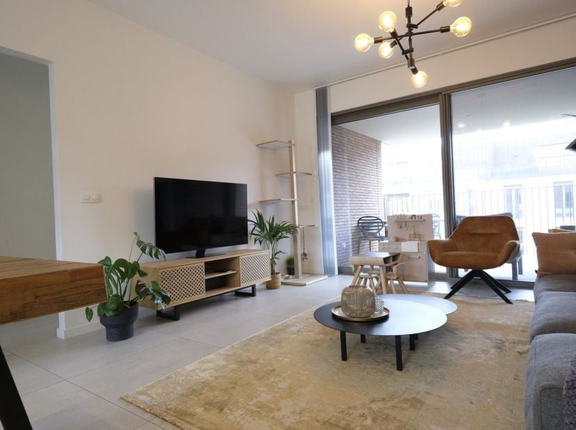 Dit mooie recente appartement is gelegen op Quartier Blue.  Dit is in het centrum van Hasselt.  Vanuit het appartement ben je op wandelafstand van de