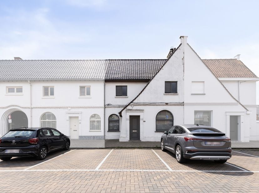 Kom dit huis ontdekken tijdens de Pre-sale donderdag 03/07 tussen 17u en 18u30, enkel op afspraak!&lt;br /&gt;
Dit aangenaam huis is gelegen op een ideale l
