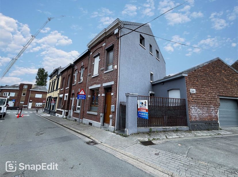 L&#039;agence Skyimmo  est ravie de vous présenter cette superbe maison, idéalement située à Herstal. Ce bien se compose comme suit :&lt;br /&gt;
SOUS-SOL : cave