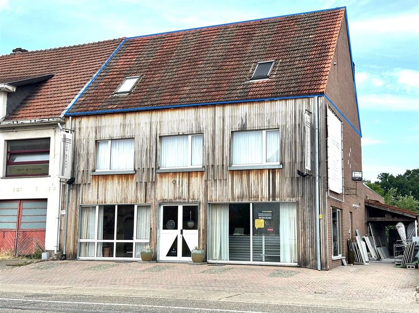 Vraag uw bezoek aan via info@optimusvastgoed.be!&lt;br /&gt;
TE HUUR: Loft met mezzanine te Heusden-Zolder!&lt;br /&gt;
Dit uitzonderlijke appartement is gelegen