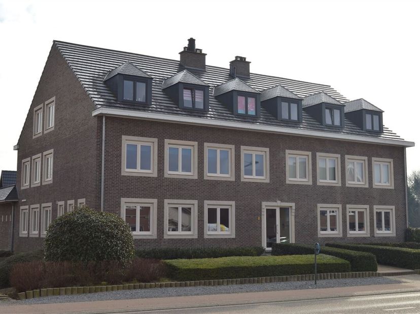 Vraag uw bezoek aan via info@optimusvastgoed.be!&lt;br /&gt;
TE HUUR: Gelijkvloers appartement met 2 slaapkamers te Munsterbilzen! &lt;br /&gt;
Dit appartement be