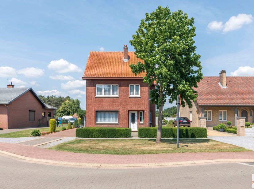 Charmante woning met authentieke elementen en een rustige ligging - KIJKDAG MA 30/06 (OP AFSPRAAK)&lt;br /&gt;
In een rustige en aangename straat staat deze