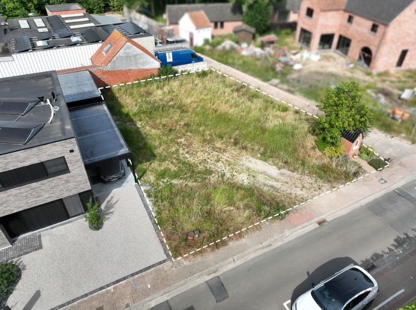 Terrain à vendre
                    à 8840 Oostnieuwkerke