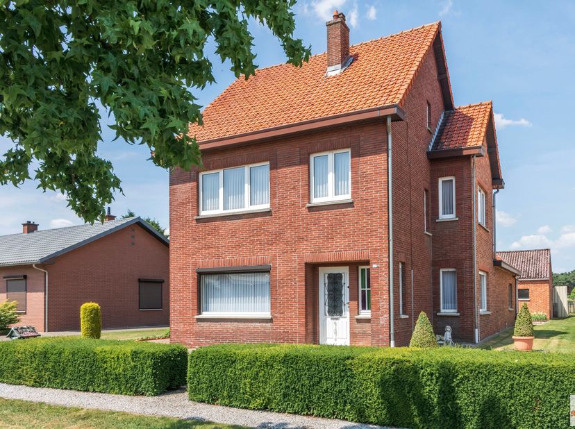Charmante woning met authentieke elementen en een rustige ligging - KIJKDAG MA 30/06 (OP AFSPRAAK)&lt;br /&gt;
In een rustige en aangename straat staat deze