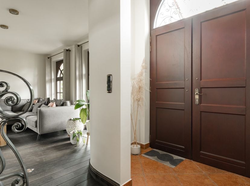 Deze prachtige woning vinden we terug op de Stationsstraat te (Hechtel) - Eksel, de woning ligt op een royaal perceel 5226m² en is volledig voorzien!&lt;