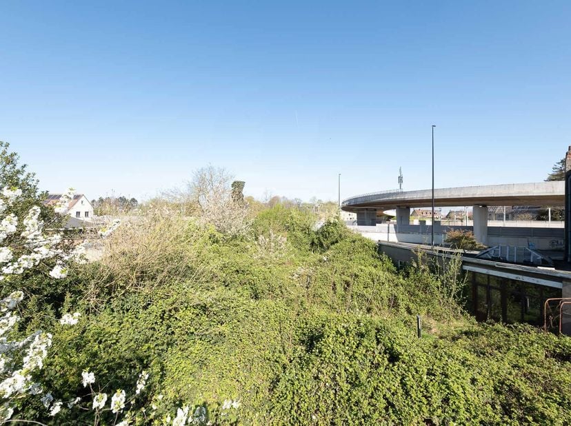 À VENDRE  Terrain à bâtir avec demande de lotissement en cours pour 3 maisons unifamiliales Adresse : Engelenstraat 59, 3070 KortenbergHome Consult vo