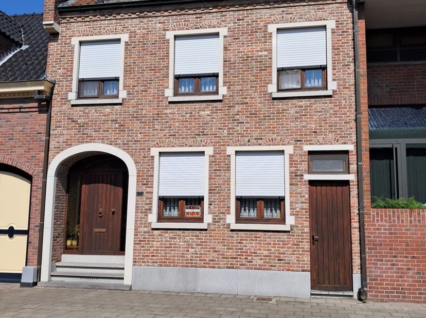 Maison à vendre
                    à 9150 Bazel