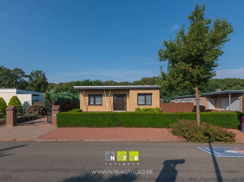 *IN OPTIE* OP TE FRISSEN VRIJSTAANDE GELIJKVLOERSE WONING GRENZEND AAN DE ZUID-WILLEMSVAART OP EEN PERCEEL VAN 6A30CA TE NEEROETEREN&lt;br /&gt;
TROEVEN&lt;br