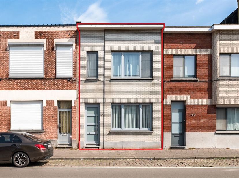 Instapklare woning met 3 slaapkamers en tuin&lt;br /&gt;
In het hart van Deurne, op de levendige Gallifortlei, vind je deze charmante en instapklare eengezi