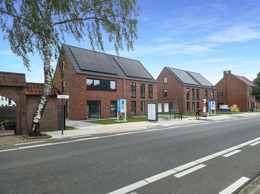 Huis te koop
                    in 2440 Geel