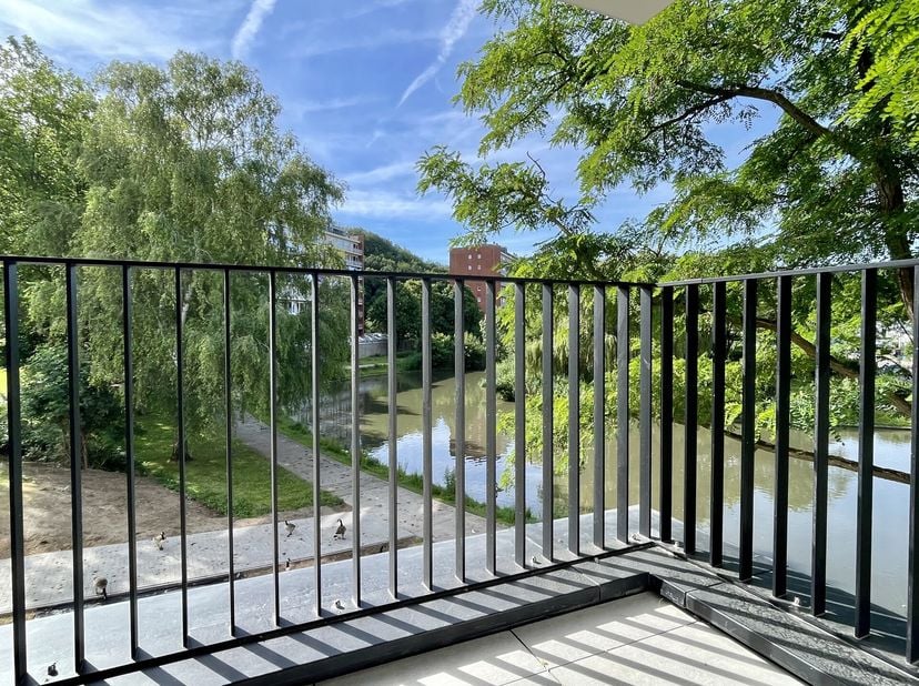 BEZOEK AANVRAGEN ALLEEN VIA DEZE LINK: https://hendrix.whoose.be/6959267Immobilière Hendrix biedt u een mooi appartement met 3 slaapkamers en een woon