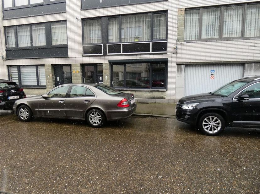 Recent opgefrist appartement met terras en tuin te Deurne!  &lt;br /&gt;
Ligging: Centraal gelegen nabij grote invalswegen en op en-afritten complex. Met he