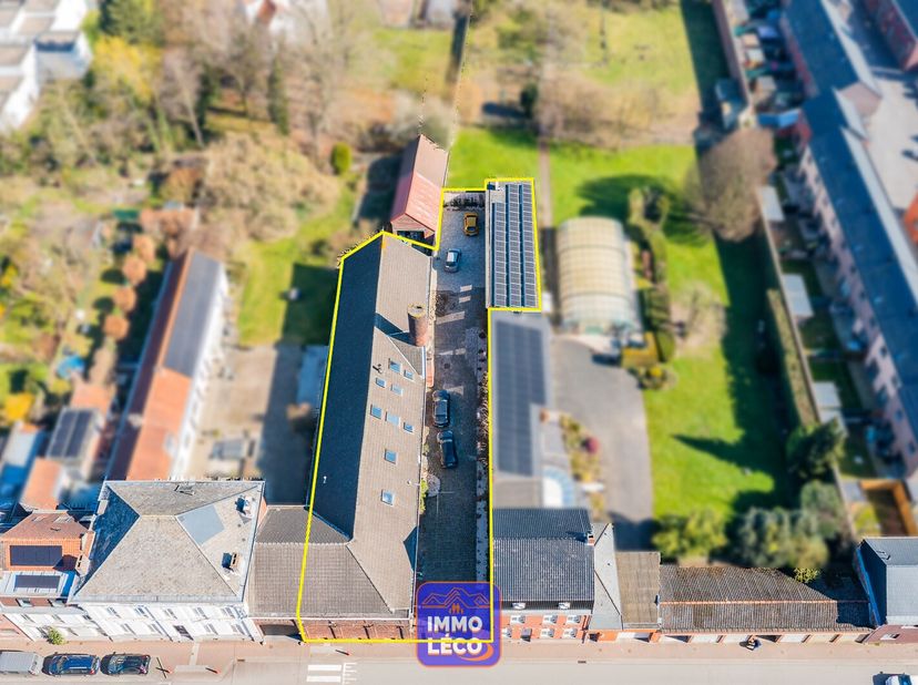 Ensemble immobilier érigé sur une parcelle de 959m², situé en plein centre-ville, idéal pour investisseur ! Composition :&lt;br /&gt;
1) Restaurant de +/- 2