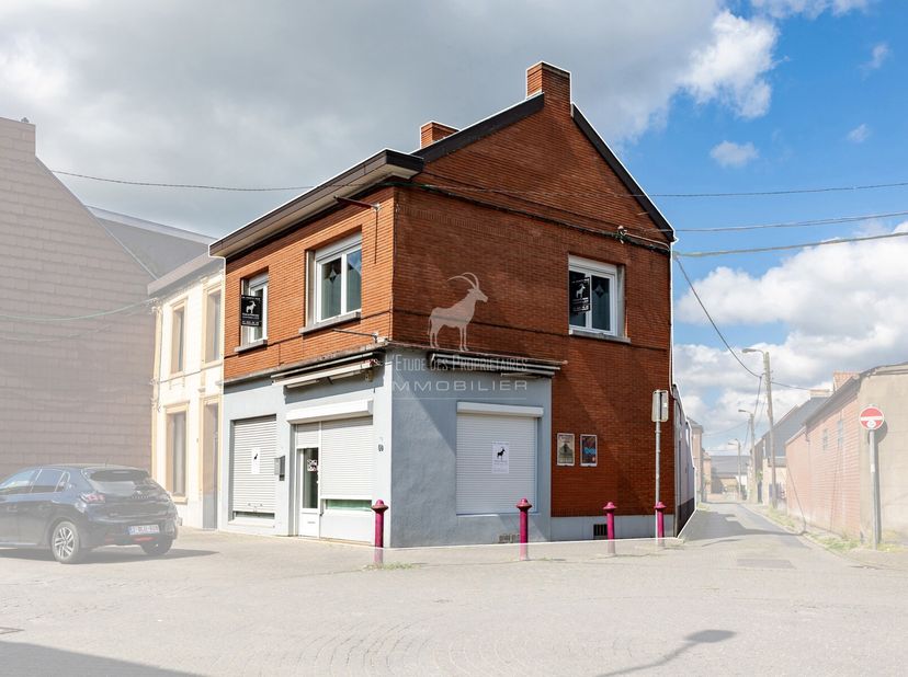 Referentie van het agentschap: V7170-426&lt;br /&gt;
*** VIRTUELE RONDLEIDING: https://immo360.immo-facile.com/vtour/fr/6pfvye ***&lt;br /&gt;
Woning met commerci