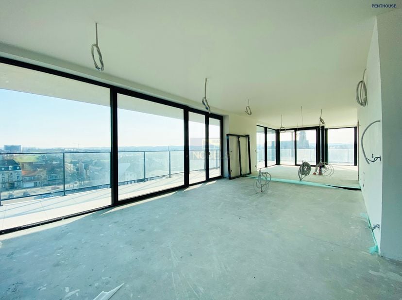 MOGELIJKHEID 6% BTW I.P.V. 21% BTW!!&lt;br /&gt;
&lt;br /&gt;
EXCLUSIEF, LUXUEUS PENTHOUSE MET 2 SLAAPKAMERS (90.2m² bew. opp.) op de ZESDE / DAK verdieping met R