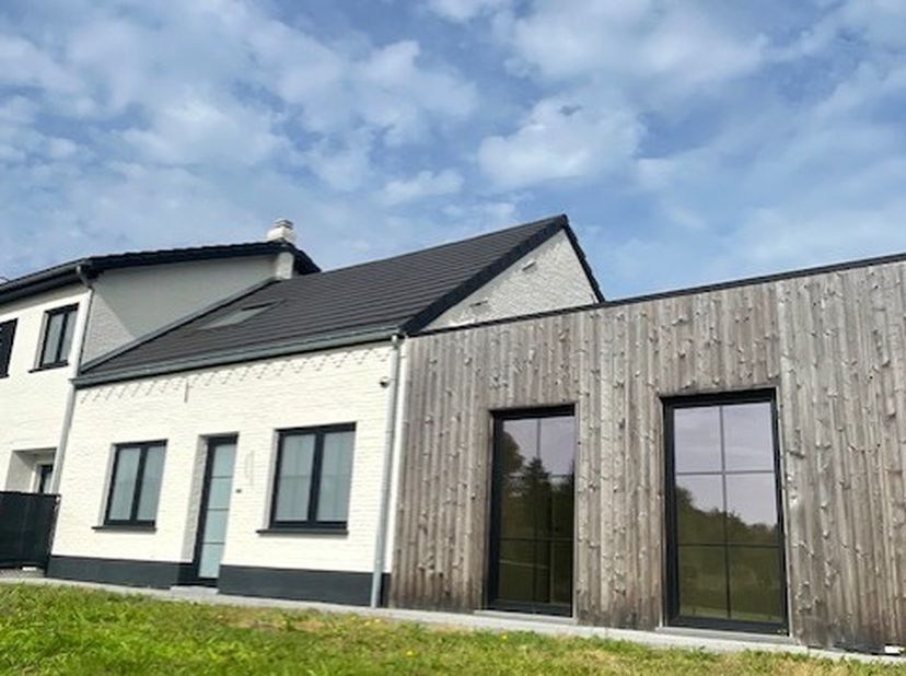 Maison à vendre
                    à 2400 Mol