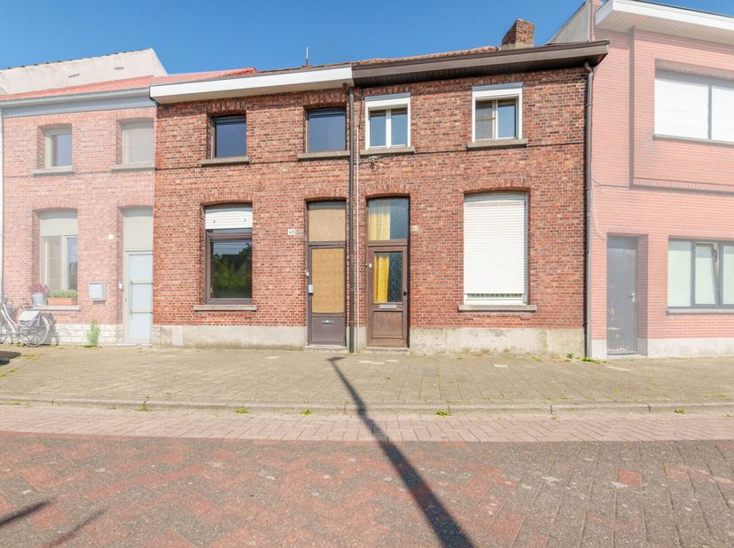 Totaalproject van 2 woningen met een mooi tuinperceel (105m²).&lt;br /&gt;
Deze 2 woningen worden samen te koop aangeboden om grondig te renoveren.&lt;br /&gt;
De