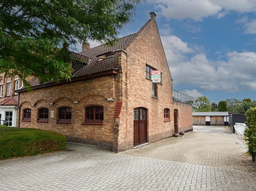 Appartement à louer
                    à 8310 Assebroek