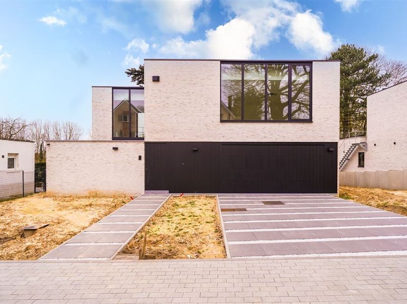 Villa unique de construction neuve avec possibilité de profession libérale sur un emplacement de choix, à proximité du marché de Wemmel, du Ring 0, de