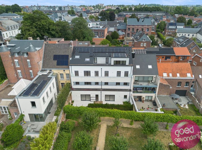 KOOP NIEUW ZONDER BTW - APPARTEMENT 1 of 2 SLK + ZONNIG TERRAS + RUIME KELDER IN MOOI RENOVATIEPROJECT CENTRUM STAD&lt;br /&gt;
Zeer grondig gerenoveerd geb