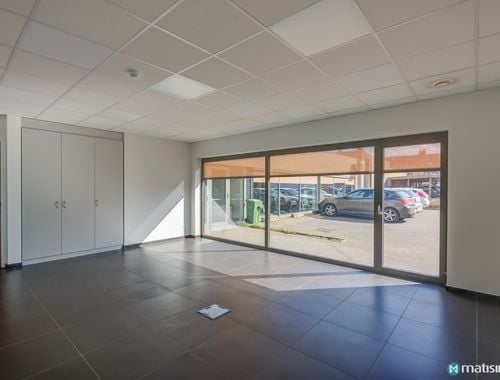                                         Commercieel Gebouw te huur in Hoeselt, € 700
