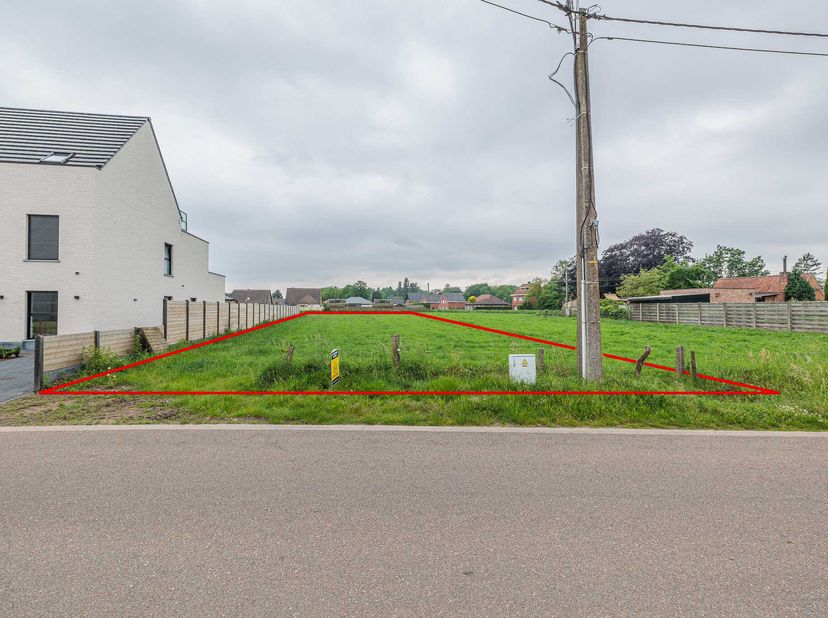Terrain à vendre
                    à 2460 Tielen