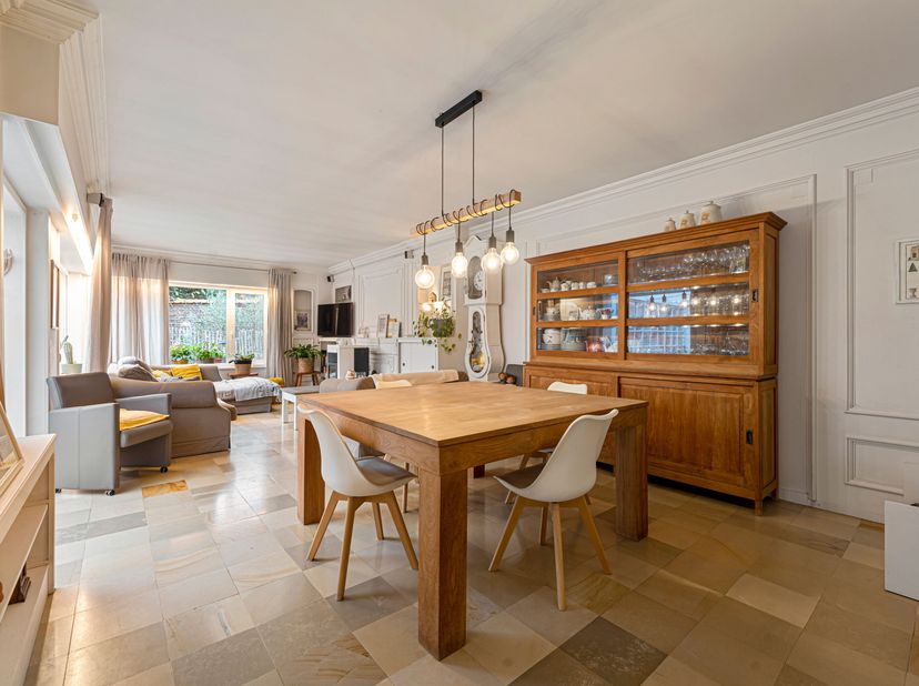Ruime woning met 6 slaapkamers en stadstuin in hartje Wevelgem!&lt;br /&gt;
Deze veelzijdige woning biedt tal van mogelijkheden en is ideaal gelegen in het