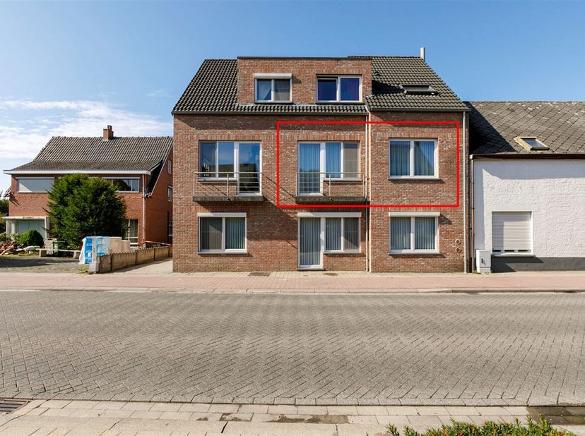 Instapklaar 2slpk appartement met terras en autostaanplaats&lt;br /&gt;
Het appartement maakt deel uit van een kleine residentie opgericht in 2007. Het vold