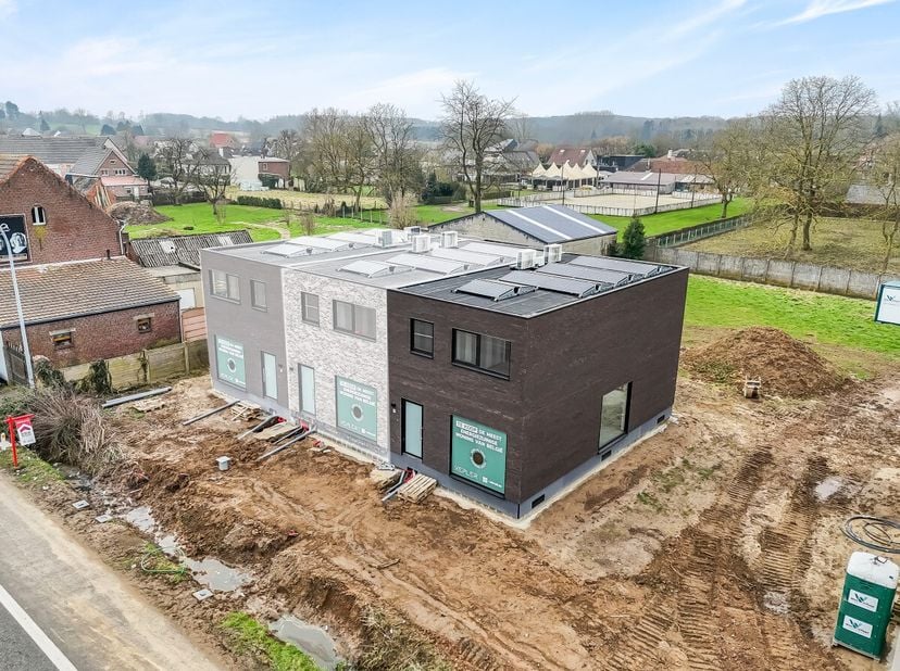 Ontdek negen moderne, energiezuinige halfopen en open woningen in de rustige Steenweg, Opwijk. Deze nieuwbouwwoningen zijn uitstekend geïsoleerd, voor
