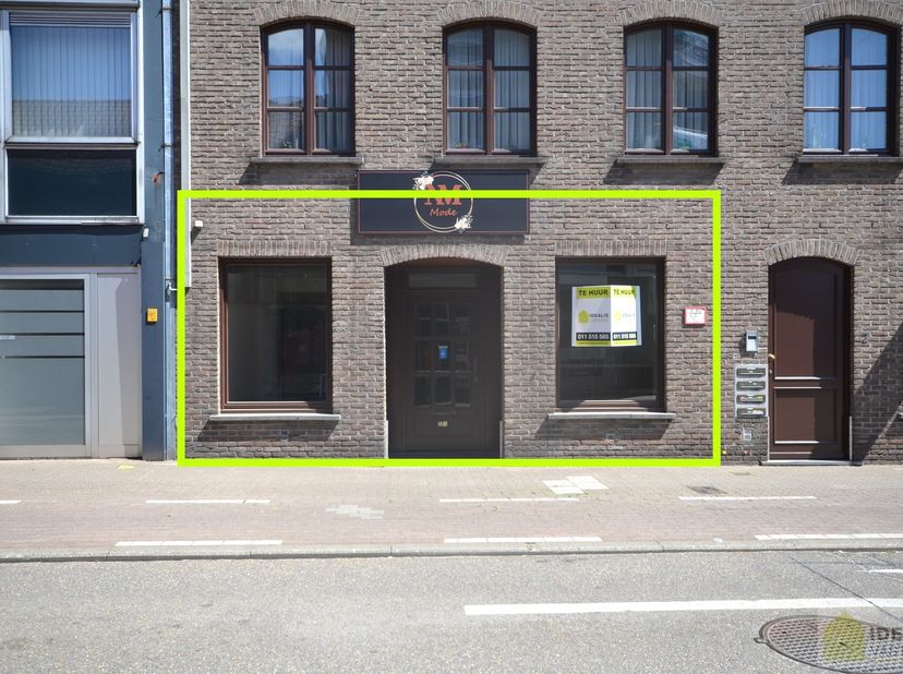 IDEALIS VASTGOED - CENTRAAL GELEGEN HANDELSPAND OP COMMERCIELE ZICHTLOCATIE&lt;br /&gt;
&lt;br /&gt;
Het handelspand is gelegen vlak aan het drukbezochte kruispun