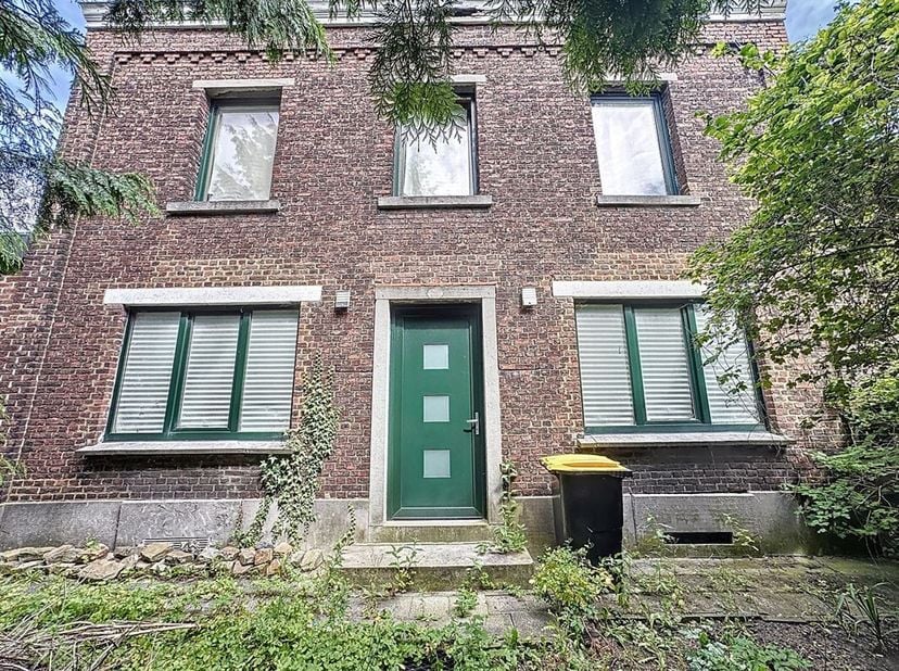 SOUS OPTION - PLUS DE VISITE - Prix: Offre à partir de 150.000 euros, frais d&#039;agence non inclus et à charge de l&#039;acquéreur. &lt;br /&gt;
Maison à rénover 4