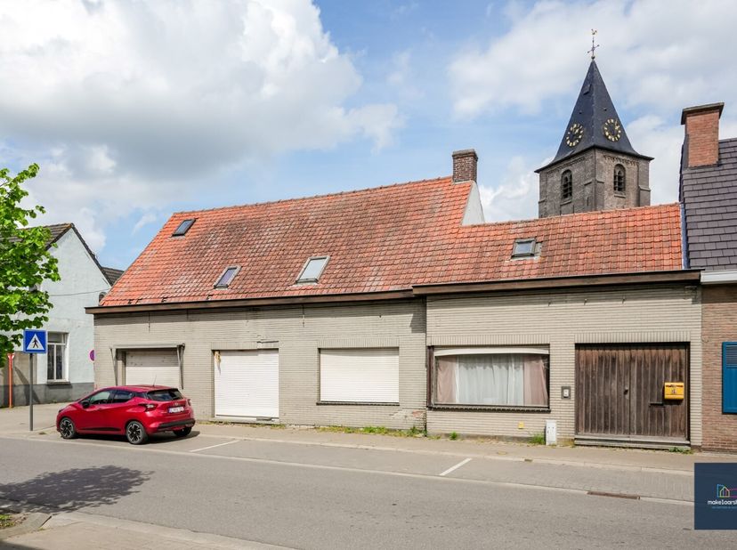 Deze te renoveren woning met een oppervlakte van 297m² is gelegen te Oostwinkel, deelgemeente van Lievegem.&lt;br /&gt;
Momenteel is er op de 1e verdieping