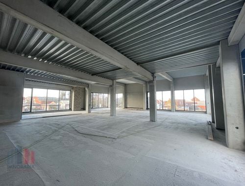                                         Kantoorruimte te koop in Hooglede, € 580.000
