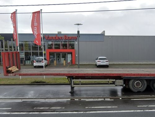                                         Commercieel Gebouw te huur in Maldegem, € 5.000
