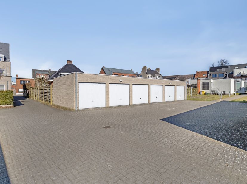 Cet appartement moderne, situé au cur de Hoogstraten, offre une opportunité unique d&#039;acheter dans un environnement dynamique. Cet appartement, situé a