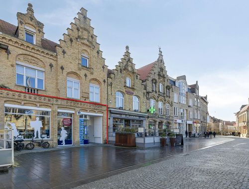                             Bien commercial à louer à Veurne
