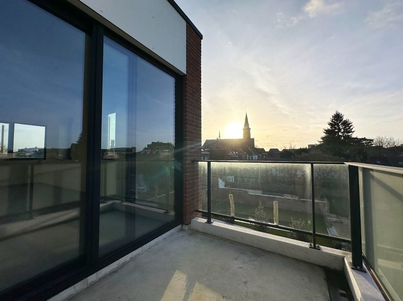 MOGELIJKHEID 6% BTW I.P.V. 21% BTW!&lt;br /&gt;
&lt;br /&gt;
3-SLAAPKAMERAPPARTEMENT (128.6 m² bew. opp.) op de DERDE verdieping met TERRAS (5.6 m²)!&lt;br /&gt;
&lt;br /&gt;