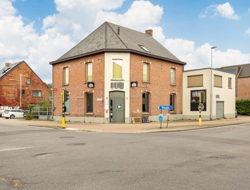                                         Commercieel Gebouw te koop in Putte, € 618.000
