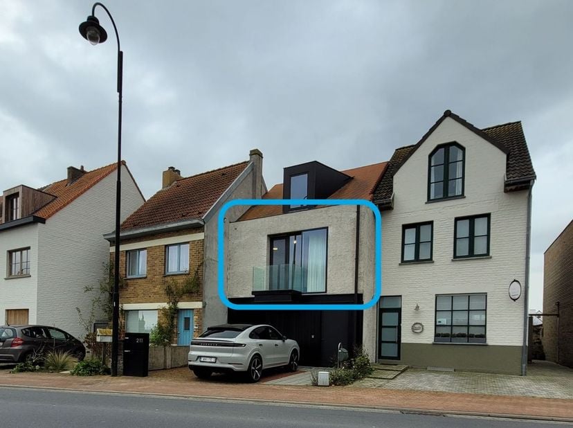 Deze gezellige studio is rustig gelegen in de Kragendijk en biedt een prachtig, open zicht op de omliggende velden.&lt;br /&gt;
De indeling van de studio om