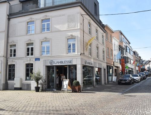                                         Handelsgelijkvloers te huur in Tongeren, € 1.700
